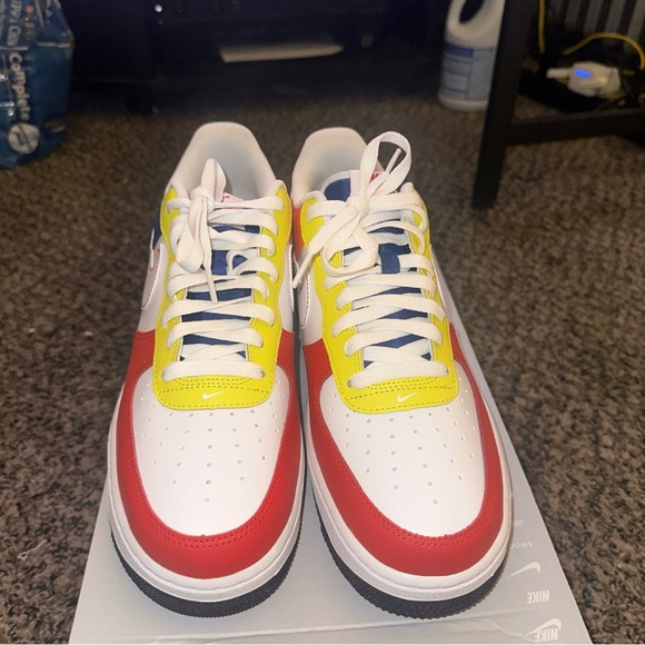 Nike Air Force 1 Low '07 LV8 Rubik's Cube Men's Shoes University Red FN6840-657 - Picture 4 of 9